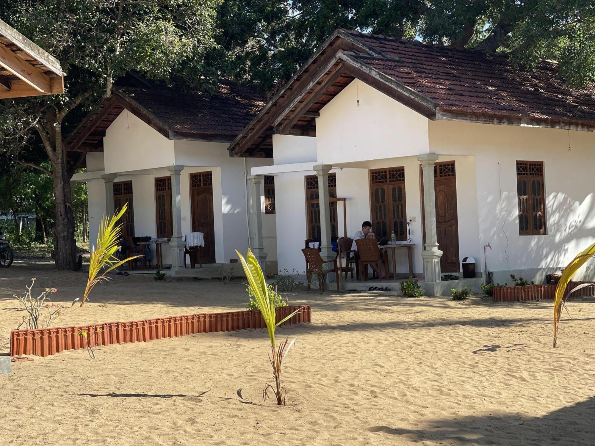 Hostel Coconut Hill Arugam Bay Exterior foto
